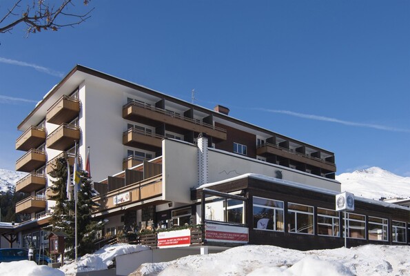 Exterior view winter - Sunstar Hotel Lenzerheide | © Sunstar Hotel Lenzerheide